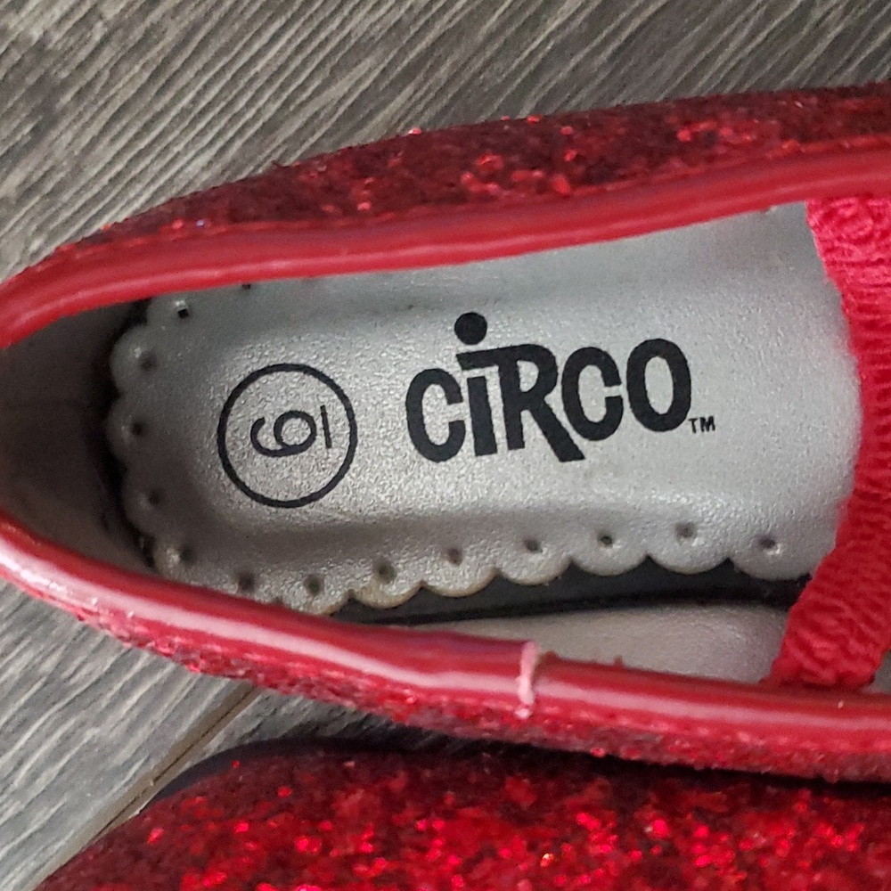 ❤️ Red Circo Sparkly Girls Ballet Style Flats - Shoes - Size 6 - Picture 4 of 5